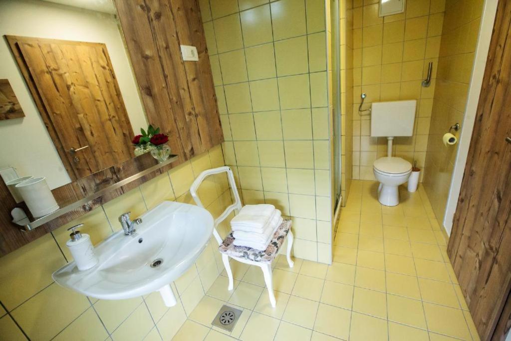 Hisa Poljana Rooms Prevalje Buitenkant foto